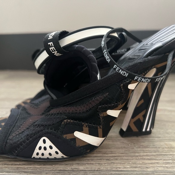 Beautiful Sandals Fendi✨ - Picture 7 of 9